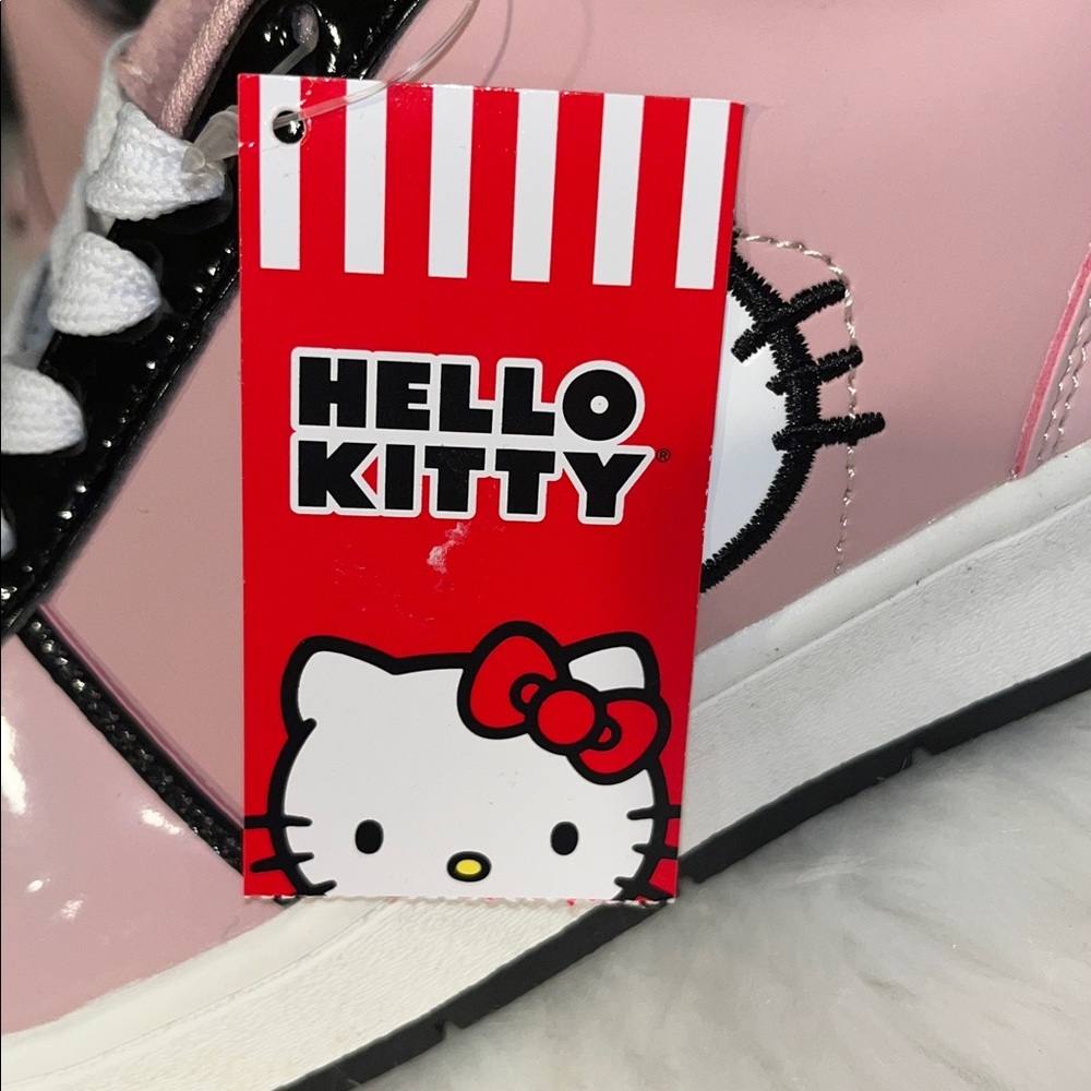🆕Hello Kitty Sneakers Size 8 - Picture 9 of 9